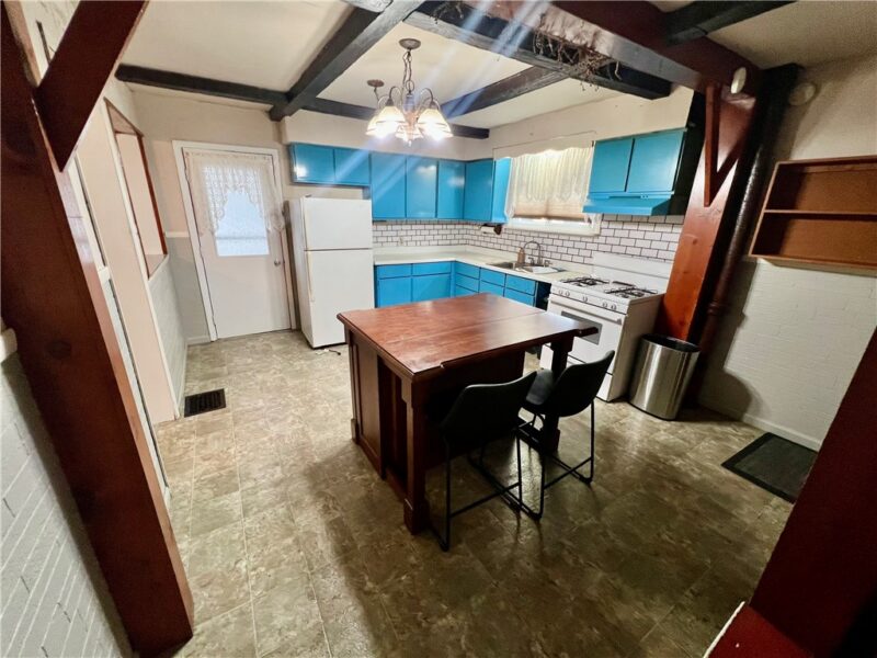 920 Dewey Ave — photo 7