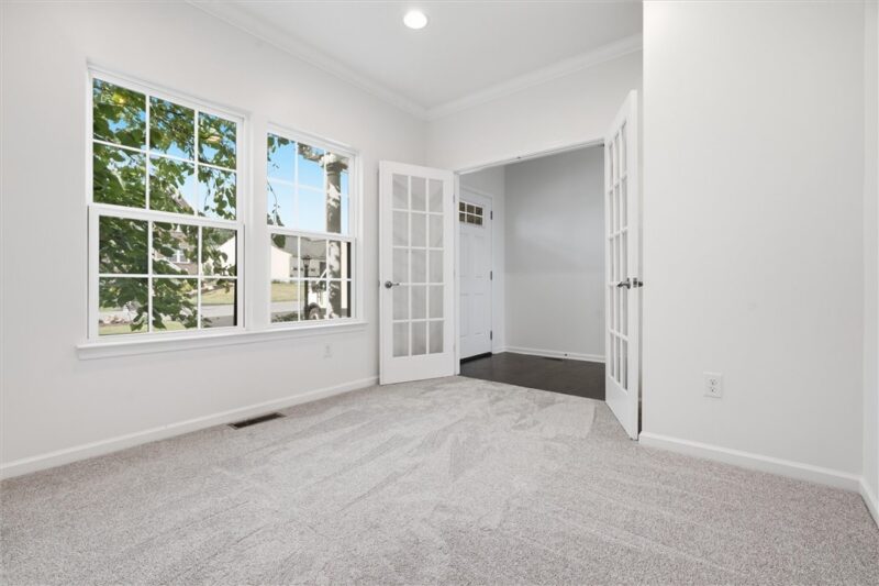 107 Washington Dr — photo 3