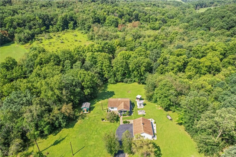 160 Cain Rd — photo 3
