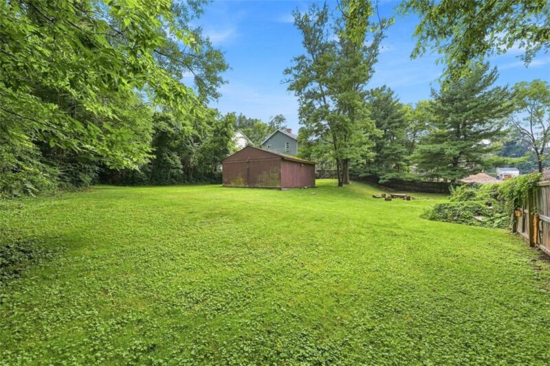 1221 Oakleaf Dr — photo 3
