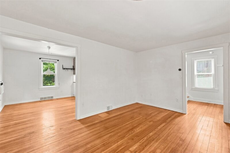 1221 Oakleaf Dr — photo 7