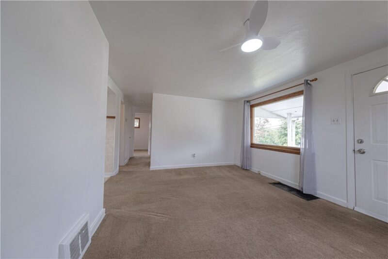 402 Oakhurst Avenue — photo 4