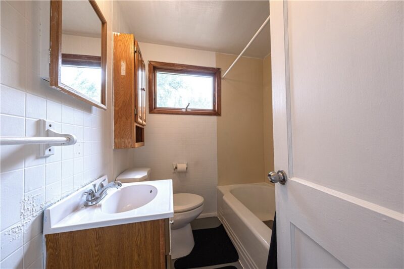 402 Oakhurst Avenue — photo 8