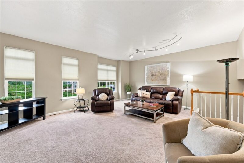 920 Royal Ct — photo 3