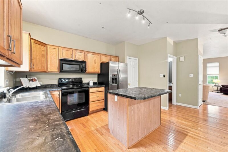 920 Royal Ct — photo 7