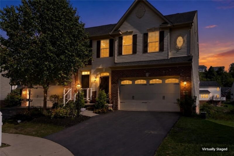 8021 Hinsdale Ln — photo 2