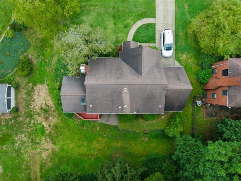 209 Glenview Drive — photo 2