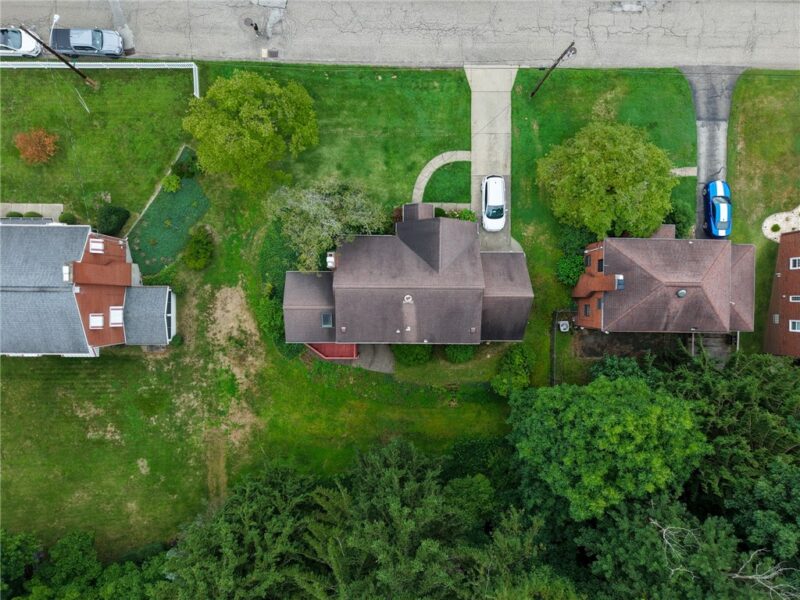 209 Glenview Drive — photo 3