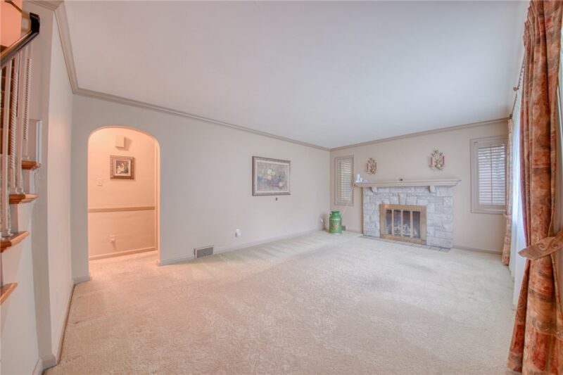 209 Glenview Drive — photo 8