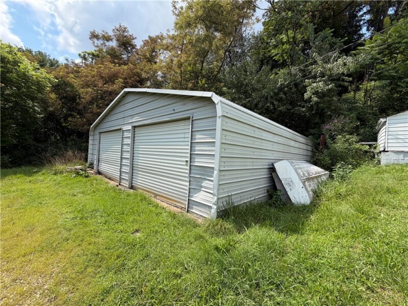 22 Virginia Ave — photo 3