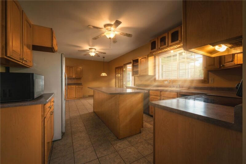 259 Center St — photo 2