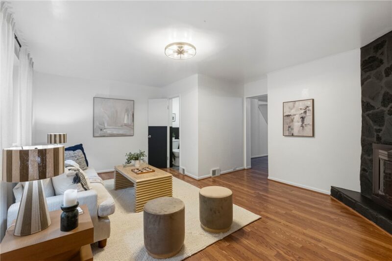 1907 Fox Way — photo 3
