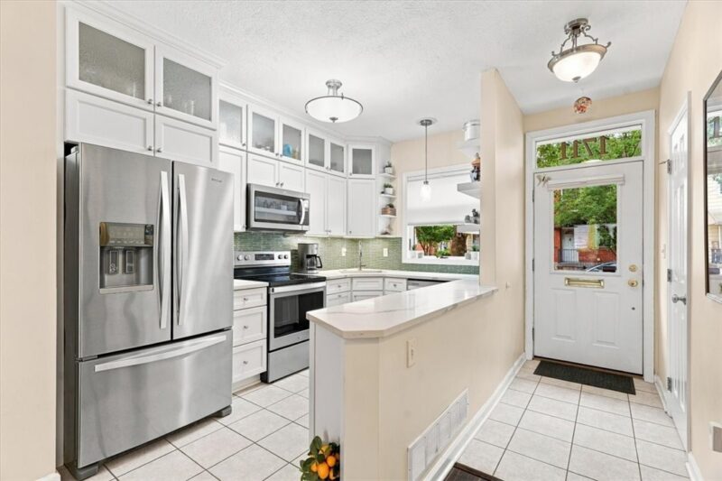 1711 Wharton Street — photo 4