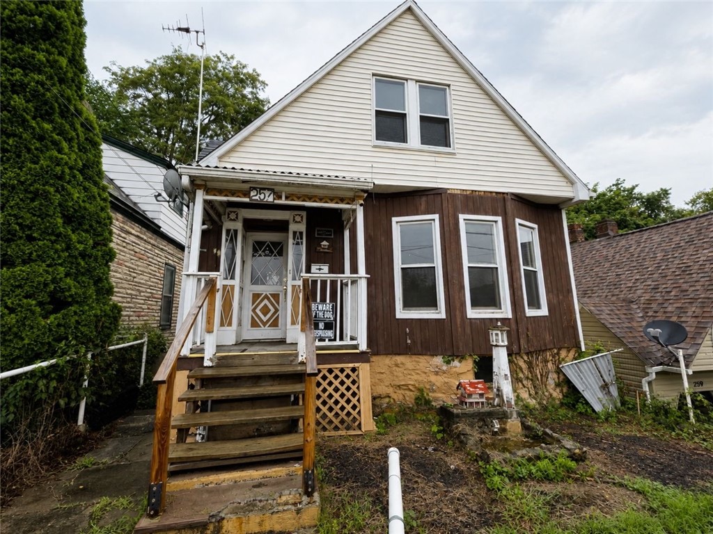 257 Thompson Ave — photo 1