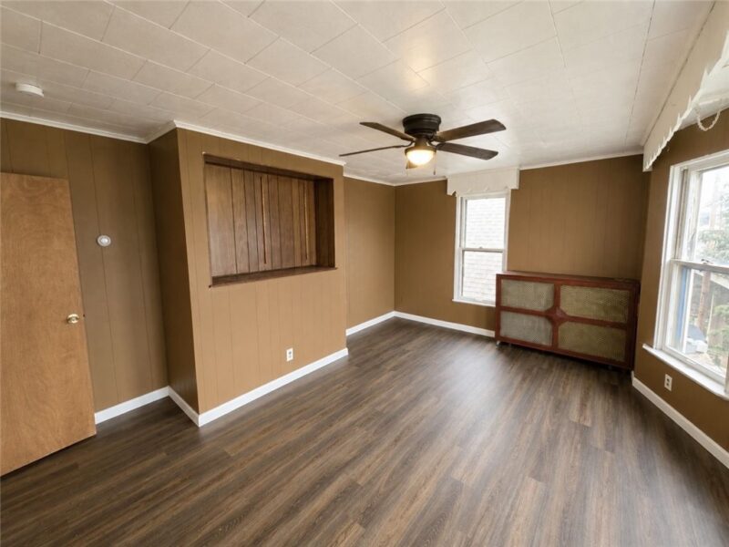 257 Thompson Ave — photo 5