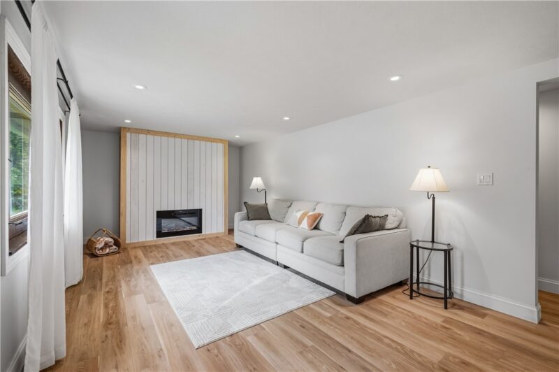6105 Crestmont Drive — photo 3