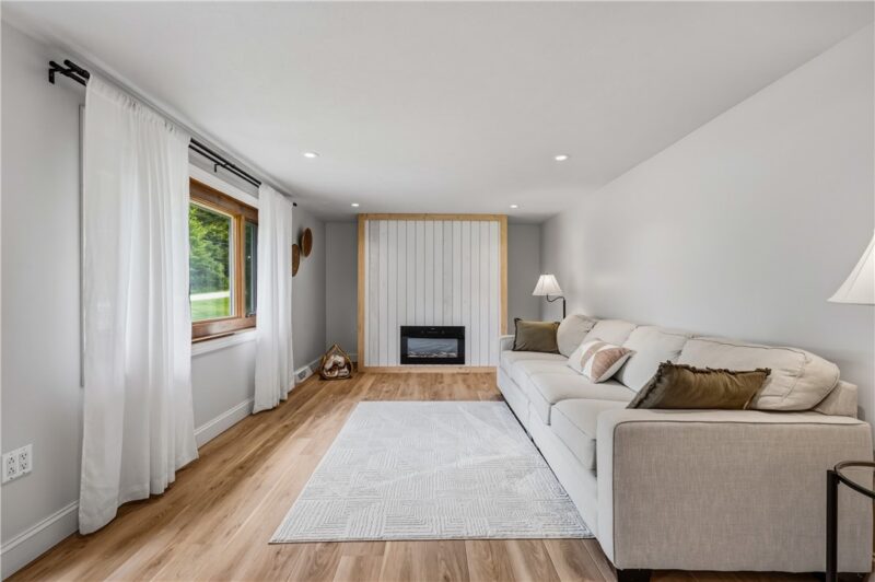 6105 Crestmont Drive — photo 4
