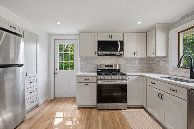 6105 Crestmont Drive — photo 8