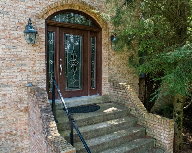 302 High Oaks Ct — photo 2