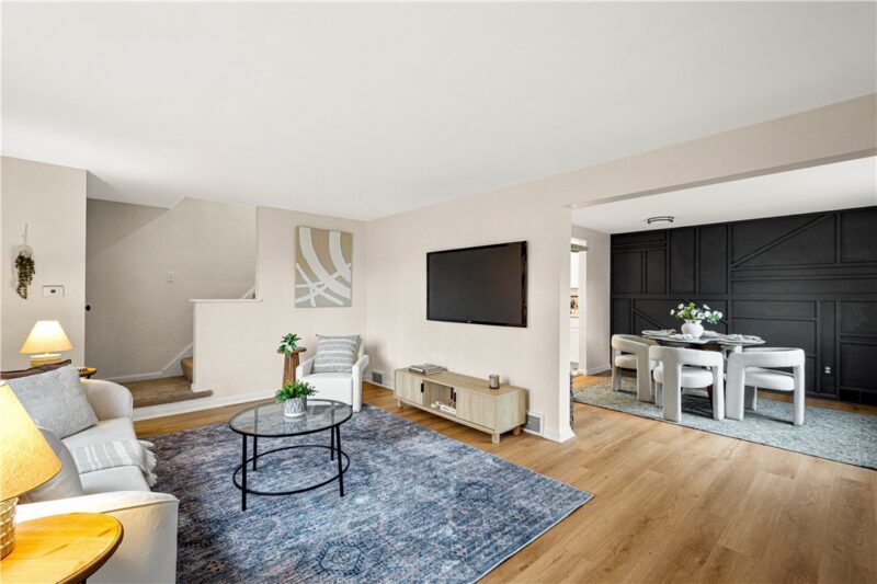 1339 Edgewood Dr — photo 2