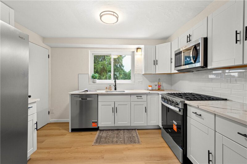 1339 Edgewood Dr — photo 6