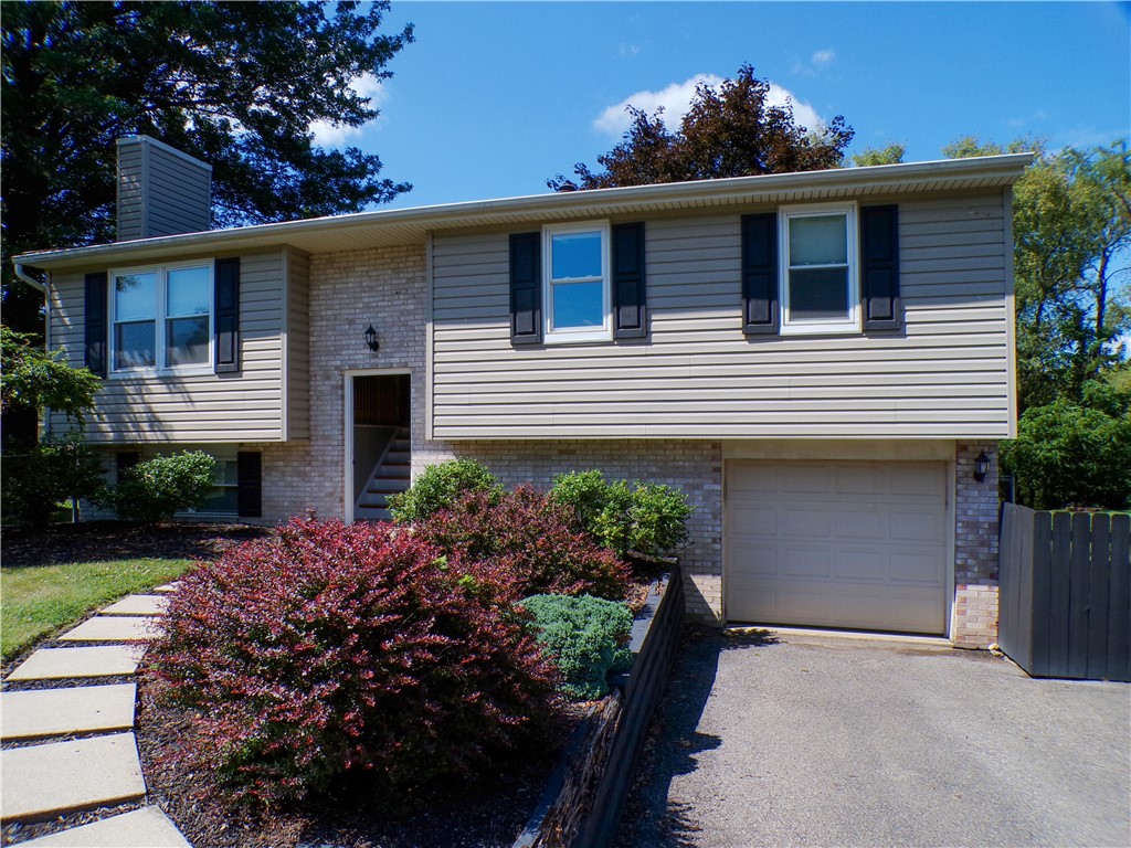118 Whitney Dr — photo 1