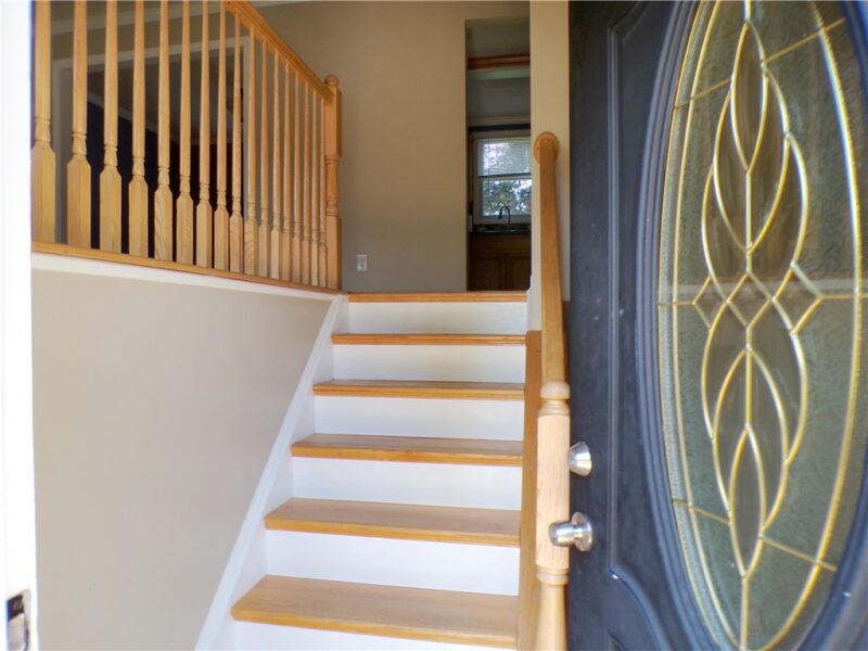 118 Whitney Dr — photo 2