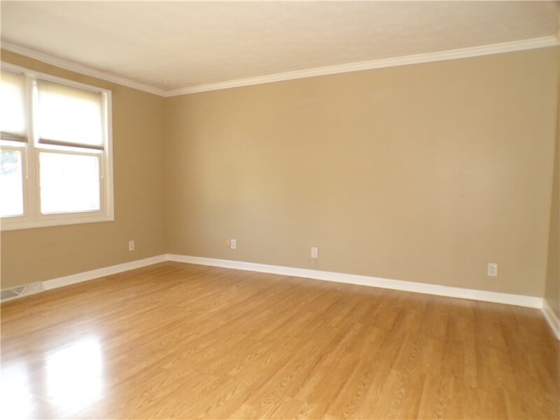 118 Whitney Dr — photo 4