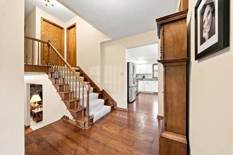 241 Catalina Dr — photo 4