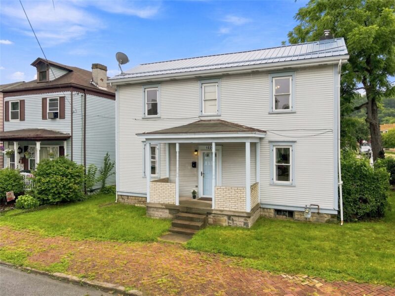 1026 Washington Ave — photo 3
