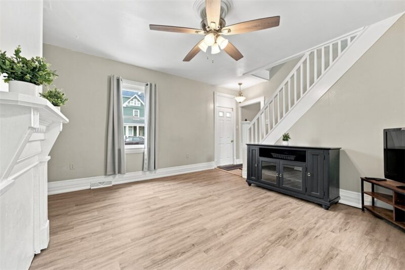 1026 Washington Ave — photo 8