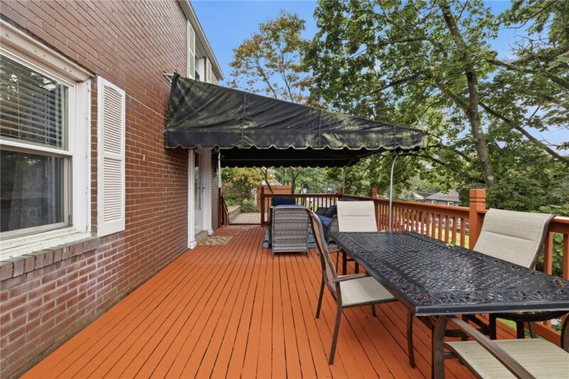 1241 Oakglen St — photo 2