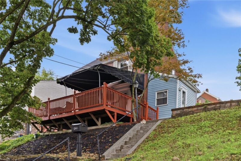1241 Oakglen St — photo 3