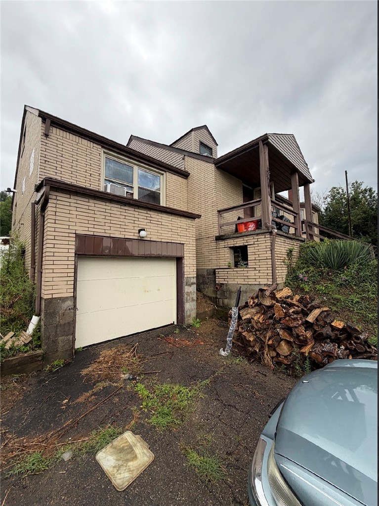 1319 Oakridge Rd — photo 2