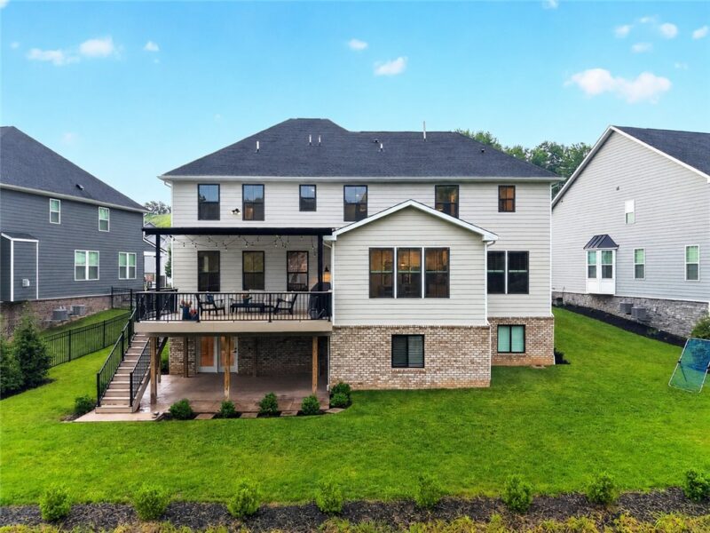 321 Crest Ln — photo 2