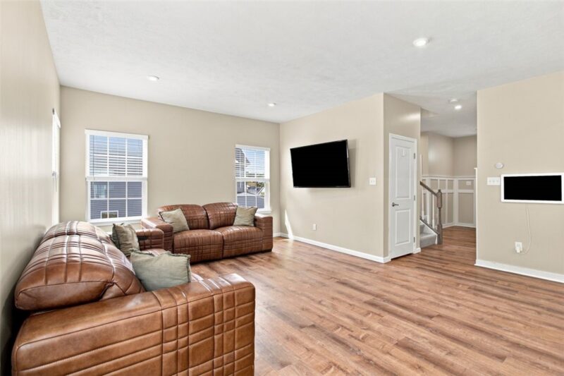 208 Regency Drive — photo 7