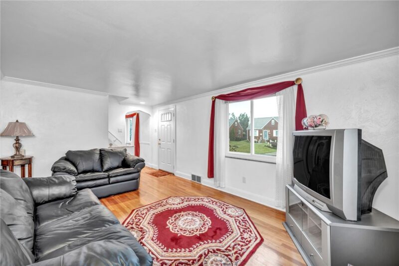644 Somerville Dr — photo 3