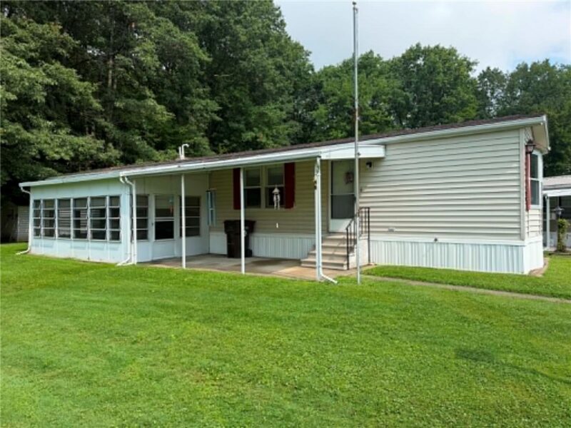 1529 Lee Ln — photo 2