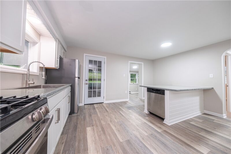 11690 Center St — photo 6