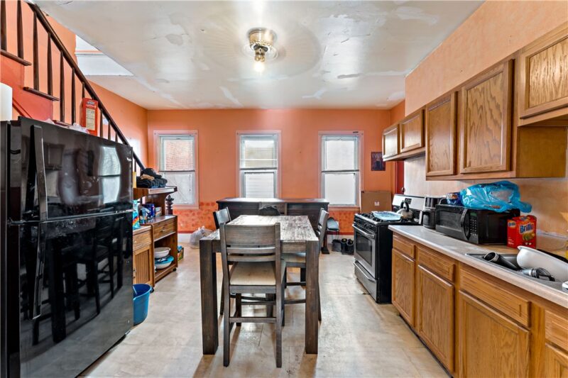 114 Seneca St — photo 8