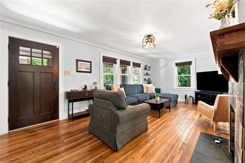 356 Bracken Ave — photo 3