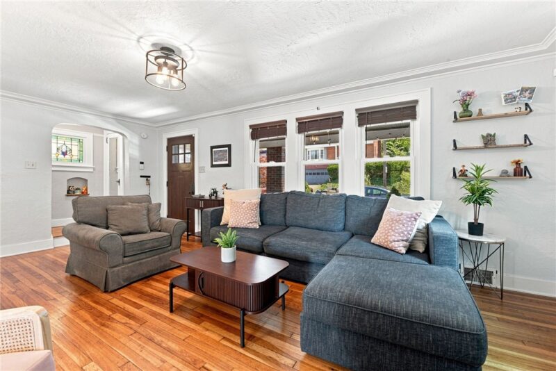 356 Bracken Ave — photo 4