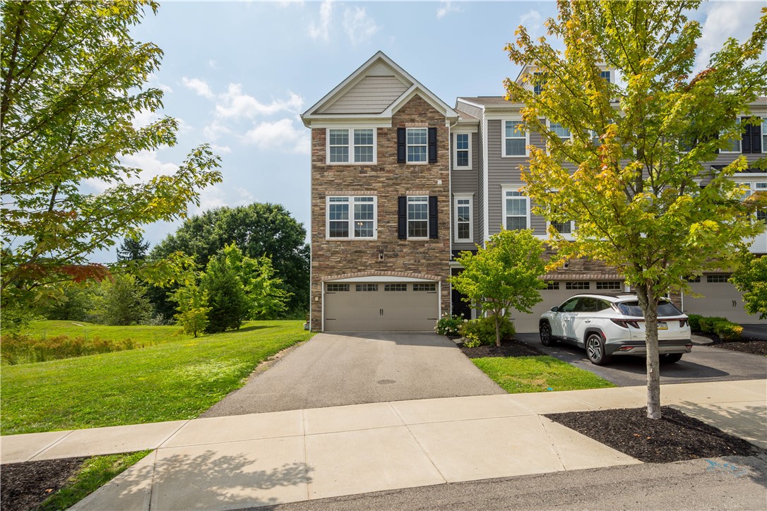 231 Eagle Dr — photo 1