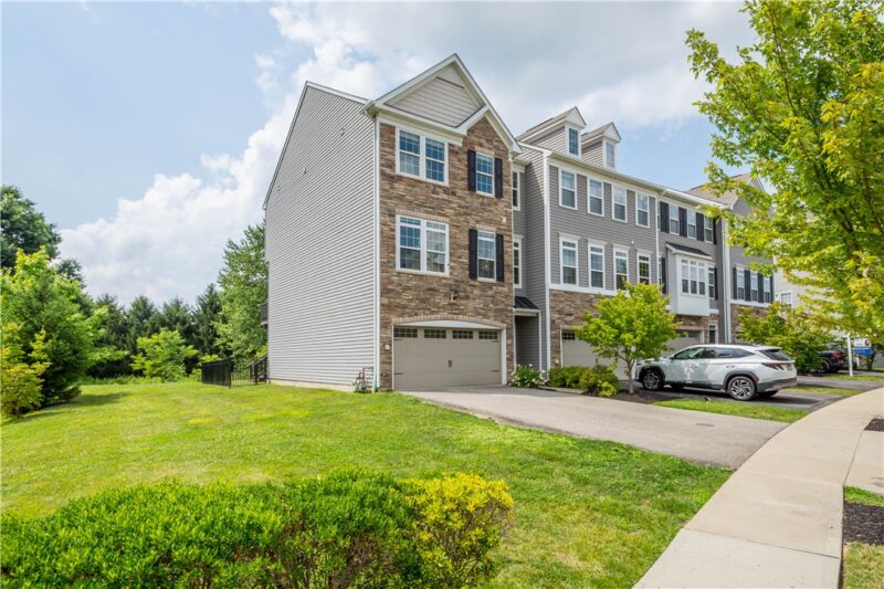 231 Eagle Dr — photo 2