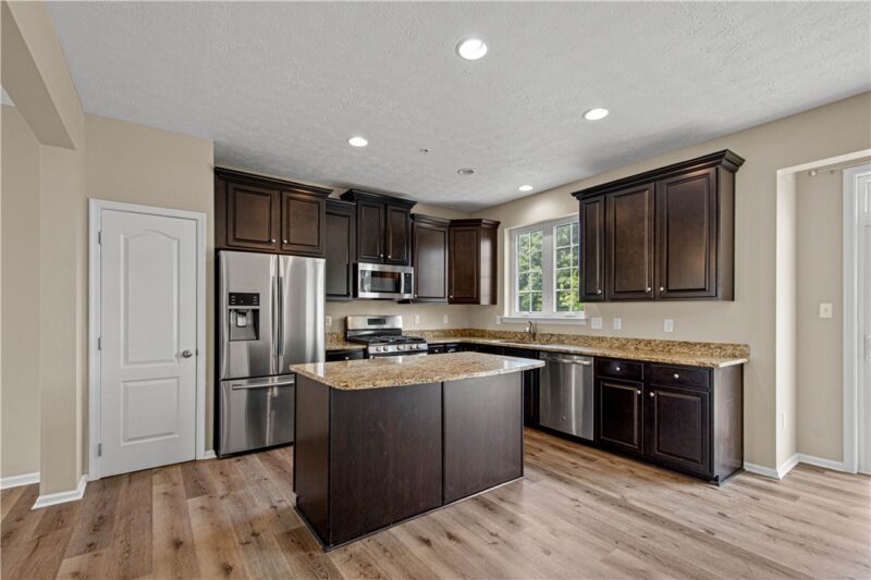 231 Eagle Dr — photo 8