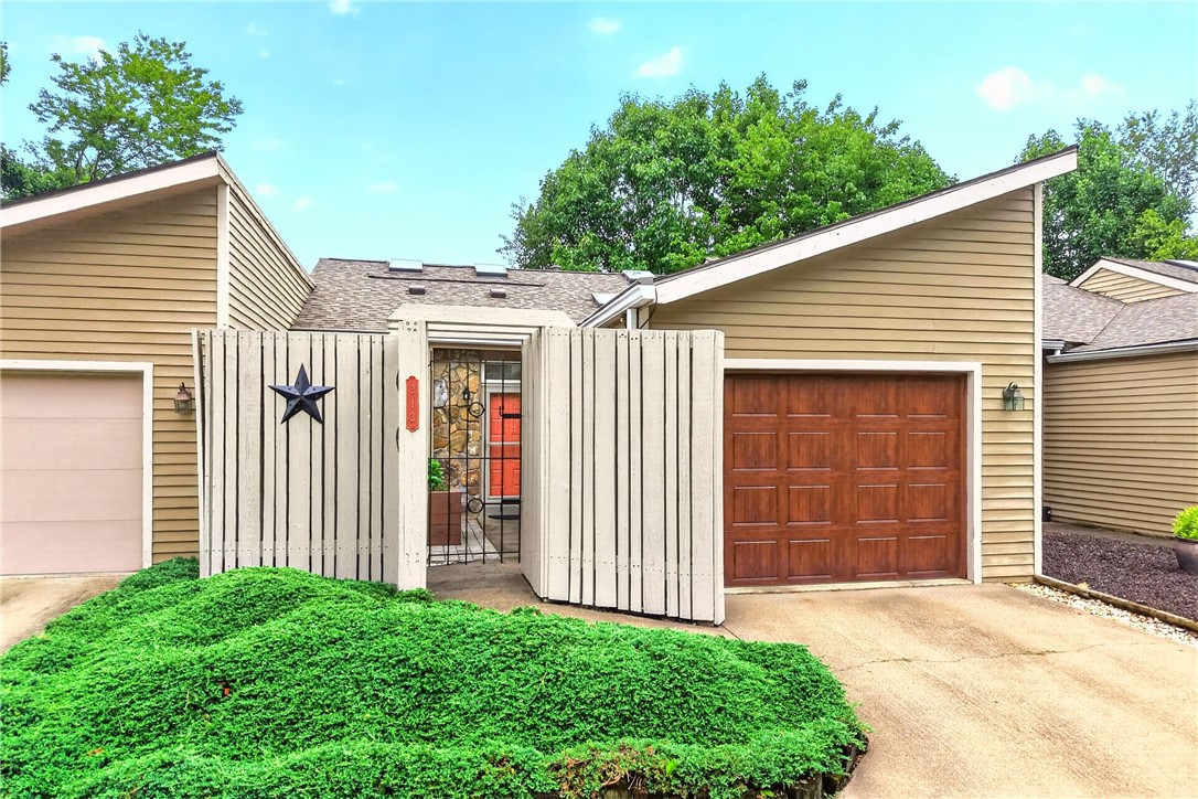313 Vista Drive — photo 1