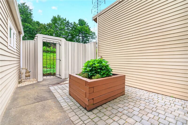 313 Vista Drive — photo 3
