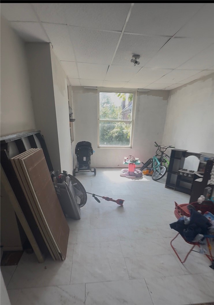 1023 Sherman Ave — photo 4