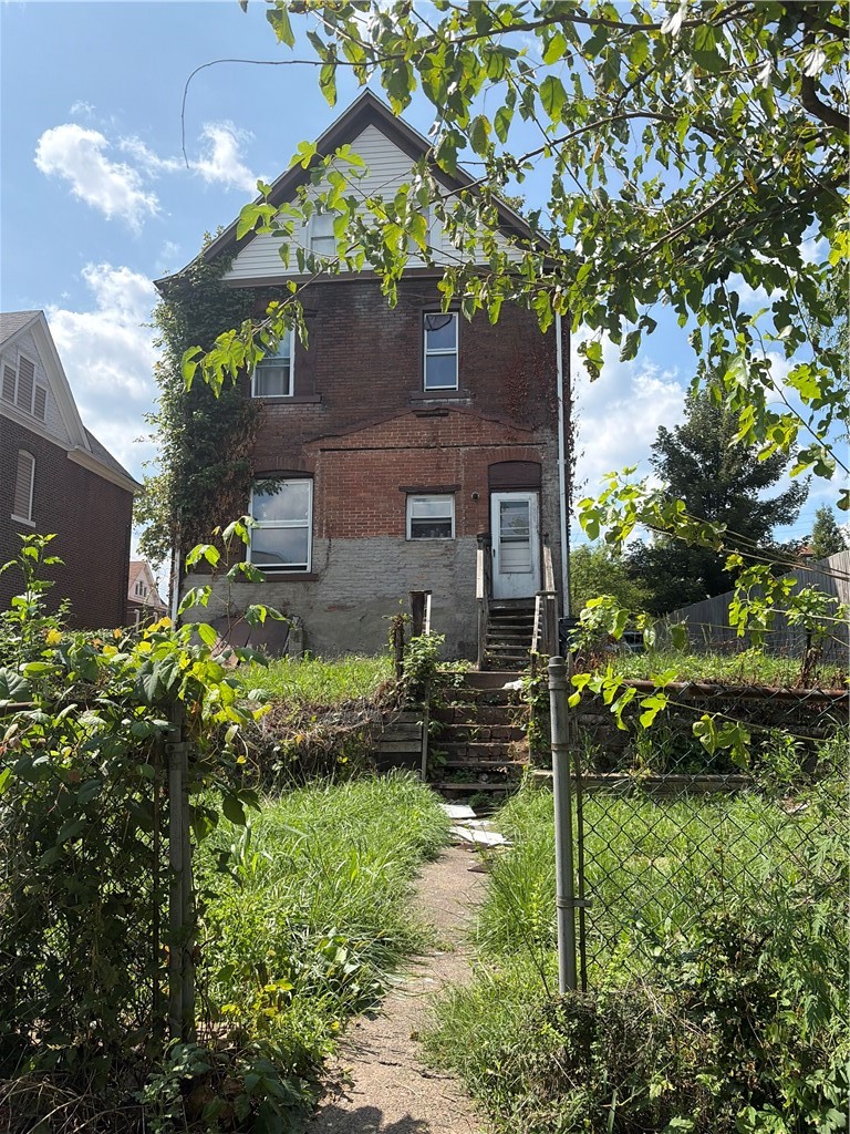 1023 Sherman Ave — photo 8