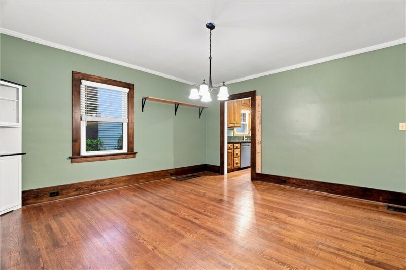 69 Chambers Ave — photo 2